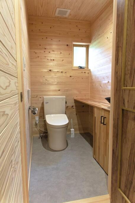 Hinoki No Ie - Cottage With Natural Hot Spring In A Cypress Bathtub Шіка Екстер'єр фото