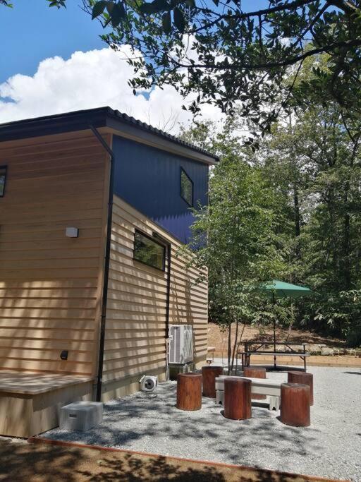 Hinoki No Ie - Cottage With Natural Hot Spring In A Cypress Bathtub Шіка Екстер'єр фото