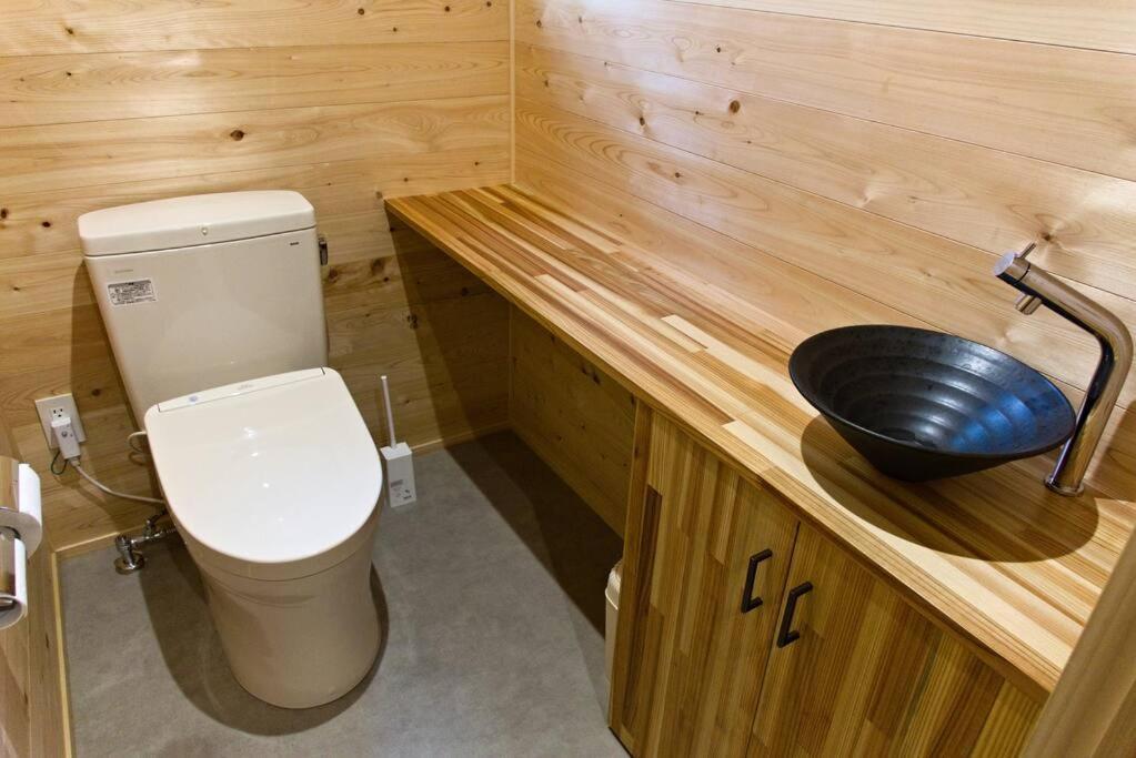 Hinoki No Ie - Cottage With Natural Hot Spring In A Cypress Bathtub Шіка Екстер'єр фото